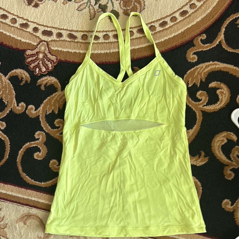 Bright yellow is Lorna Jane workout top XS